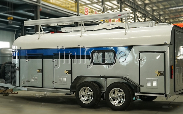 拉狗（gǒu）車