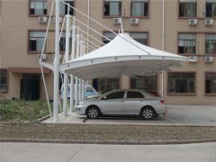 停放電動車遮陽雨棚